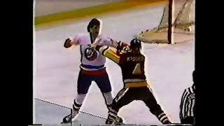 Clark Gillies vs Marty McSorley [upl. by Sukcirdor]