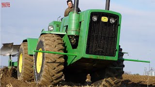 JOHN DEERE 8020 Tractor Plowing [upl. by Corny930]